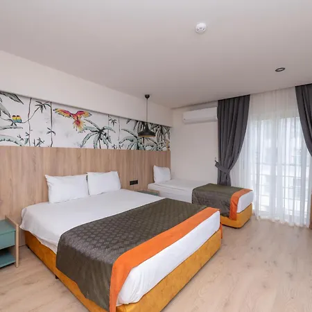 Hotel Lims Bona Dea 4*